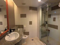 Long Beach Cha-Am Hotel