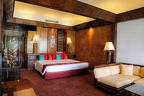 Mom Tri's Villa Royale