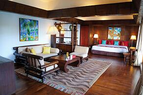 Mom Tri's Villa Royale