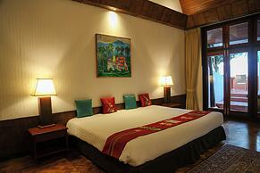 Mom Tri's Villa Royale