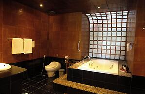 Mom Tri's Villa Royale