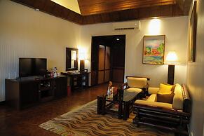 Mom Tri's Villa Royale