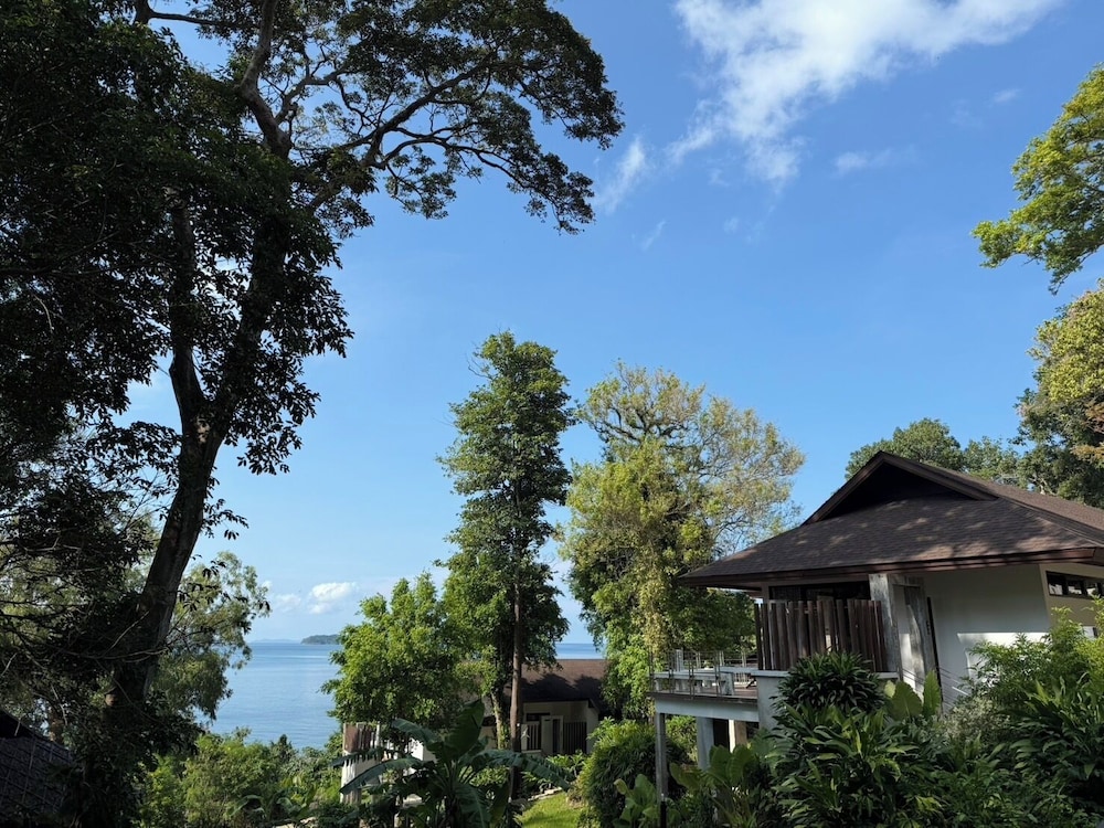 Baan Krating Phuket Resort