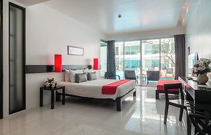 The Old Phuket - Karon Beach Resort