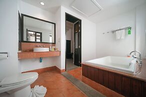 The Old Phuket - Karon Beach Resort