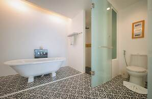 The Old Phuket - Karon Beach Resort