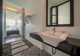 The Old Phuket - Karon Beach Resort