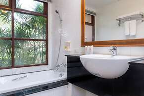 Lanta Casuarina Beach Resort