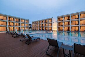 Patong Beach Hotel by See2Sea