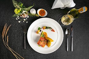 The Tray Hotel Hai Phong