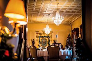 The George Hotel