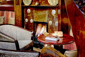 The George Hotel