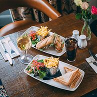 The George Hotel