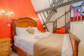 The Crown Hotel