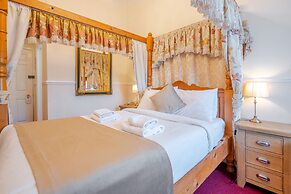 The Crown Hotel
