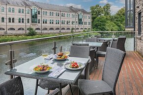 Riverside Hotel