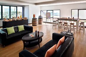 Dubai Marriott Harbour Hotel & Suites