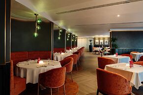 Dubai Marriott Harbour Hotel & Suites