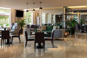 Dubai Marriott Harbour Hotel & Suites