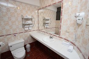 Hotel De La Villa Hermoza
