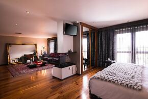 The Twelve Hotel