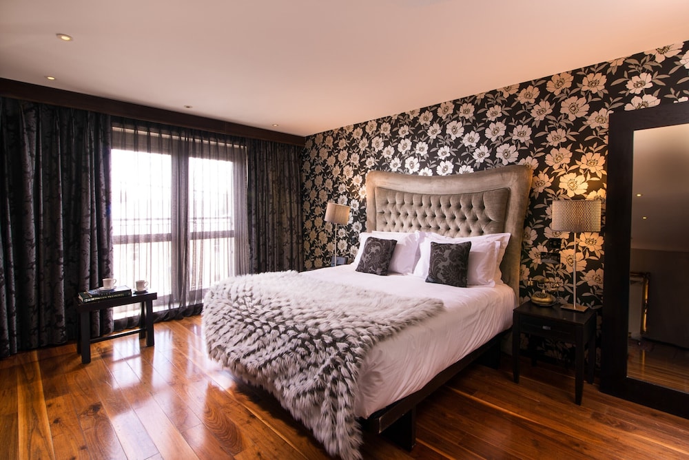 The Twelve Hotel