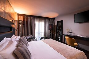 The Twelve Hotel