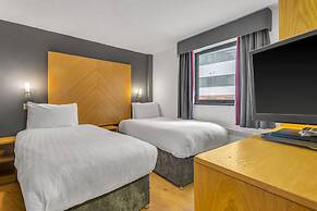 Roomzzz Leeds City West