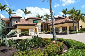 Naples Bay Resort & Marina