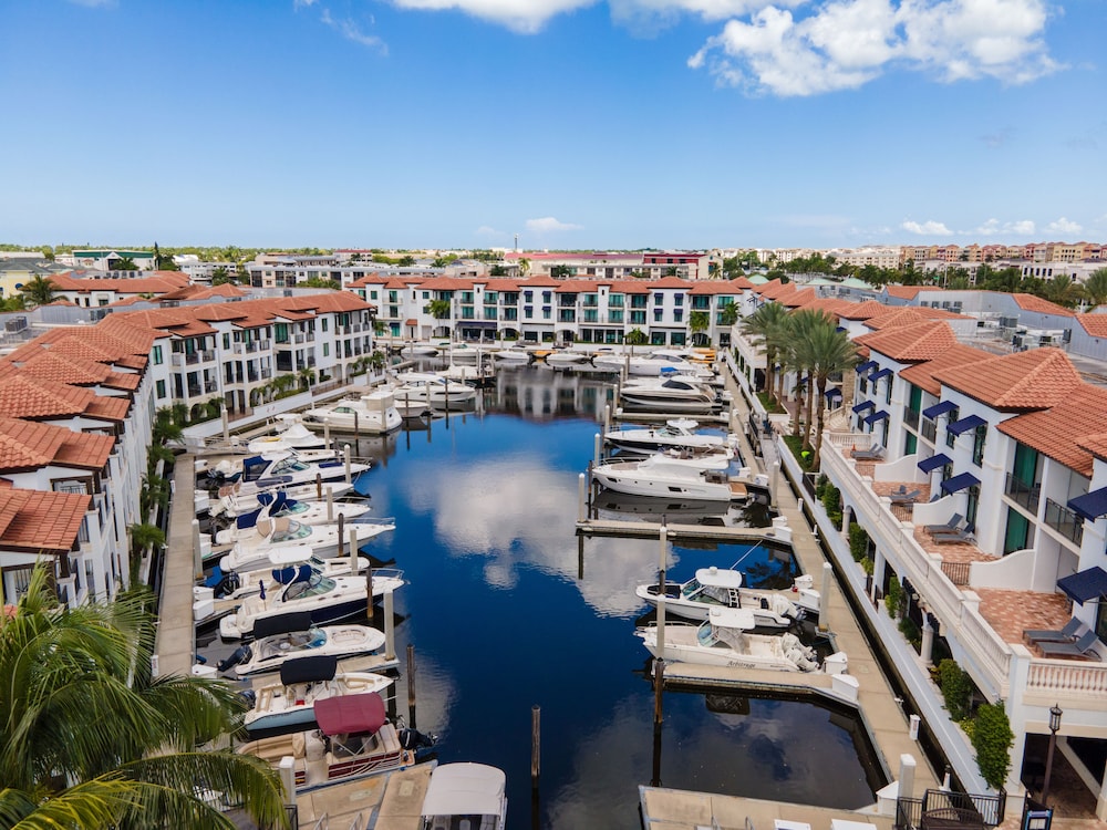 Naples Bay Resort & Marina
