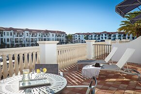 Naples Bay Resort & Marina