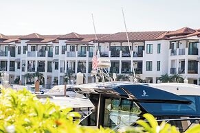 Naples Bay Resort & Marina