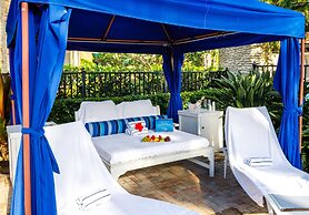 Naples Bay Resort & Marina