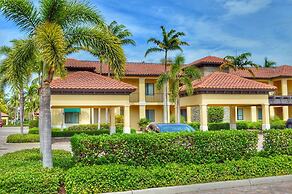 Naples Bay Resort & Marina