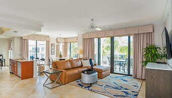 Naples Bay Resort & Marina