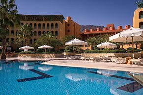 Strand Beach Resort