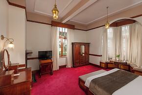 Grand Hotel