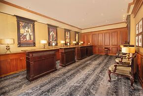 Grand Hotel