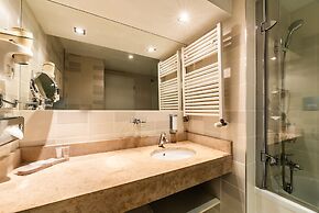 Atrium Hotel by Mellow Mood Hotels
