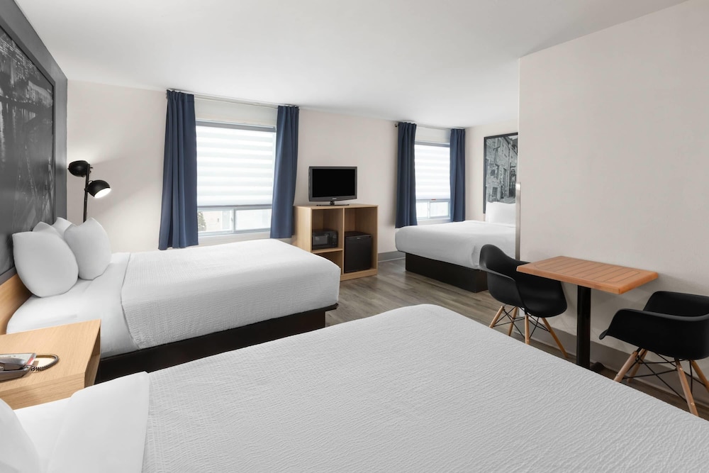 Super 8 by Wyndham Quebec City