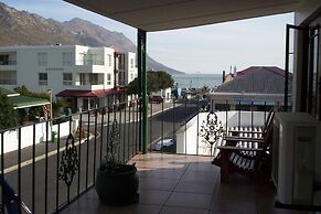 Le Bay Lodge