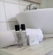 Le Bay Lodge