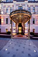 Opera Hotel
