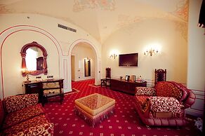 Opera Hotel