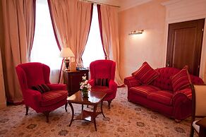 Opera Hotel
