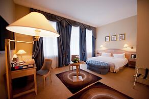 Opera Hotel