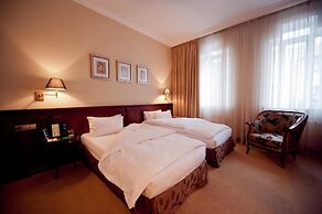 Opera Hotel