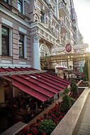 Opera Hotel