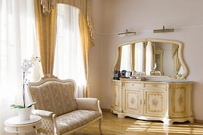Aristocrat Boutique Hotel