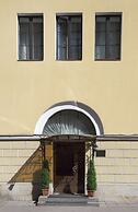 Aristocrat Boutique Hotel